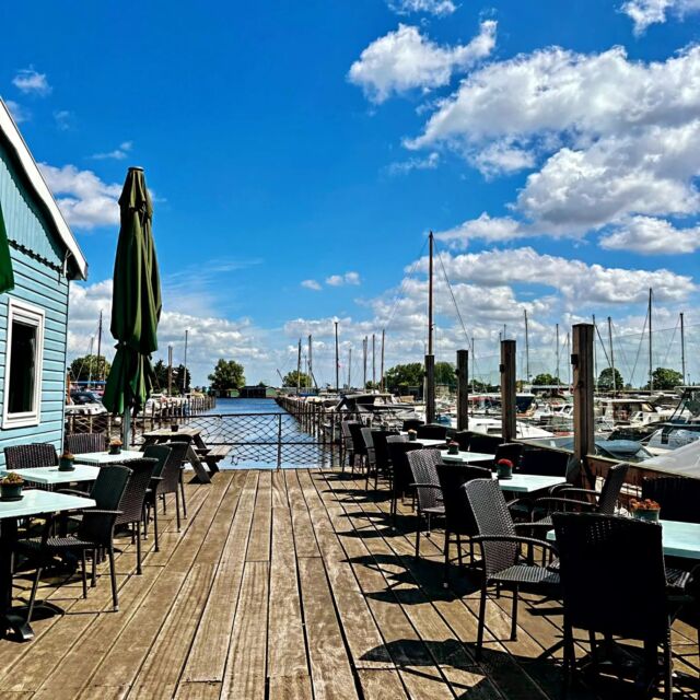 Het is weer zó prachtig hier: iedereen is welkom!

#lunch #borrel #diner #hetisaltijdvakantiehier @jachthavennauerna